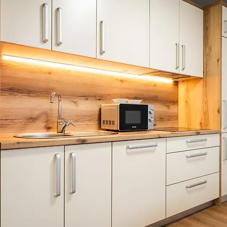 Lelas - Free Parking *