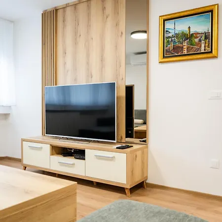 Lelas - Free Parking