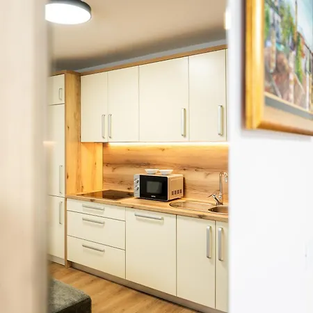 Lelas - Free Parking