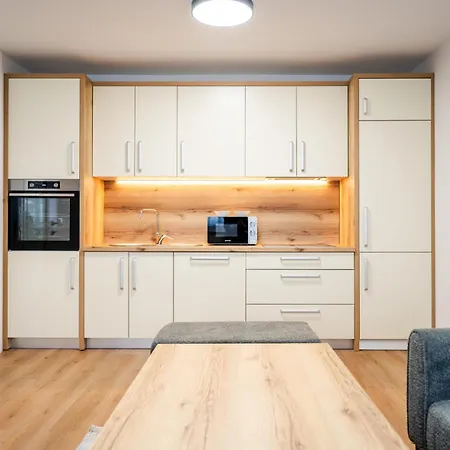 Lelas Apartment *