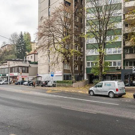 Lelas - Free Parking Apartamento