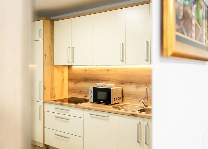 Lelas - Free Parking